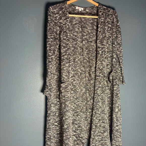 LuLaRoe Sweaters - LuLaRoe Black and gray marled knit open-front cardigan